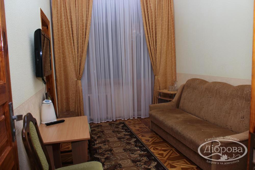 Dibrova Hotel Bila Cerkva Kültér fotó